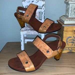 💕Cork and suede colored comfort heels Sz 7/8, 38